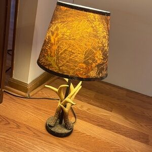 Mossy Oak Antler Lamp with Camouflage Shade